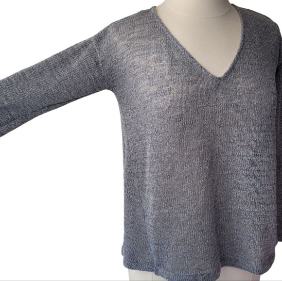 Aeropostale Large Gray Metallic Drop Shoulder Long Sleeve High Low VNeck Sweater - Picture 2 of 7